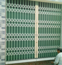 CỬA KÉO ĐÀI LOAN CÓ LÁ