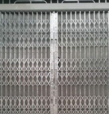 CỬA KÉO INOX CÓ LÁ